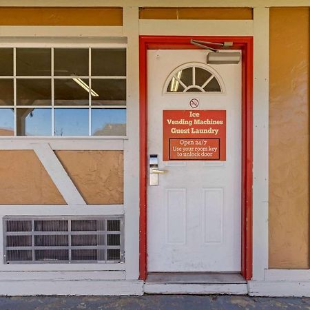 Econo Lodge Pryor Creek Exterior foto